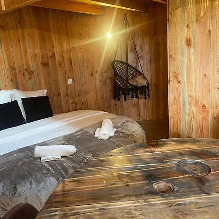 La Cabane Tonneau - Les Pieds Dans Le Pre Les Landes-Genusson Exterior photo