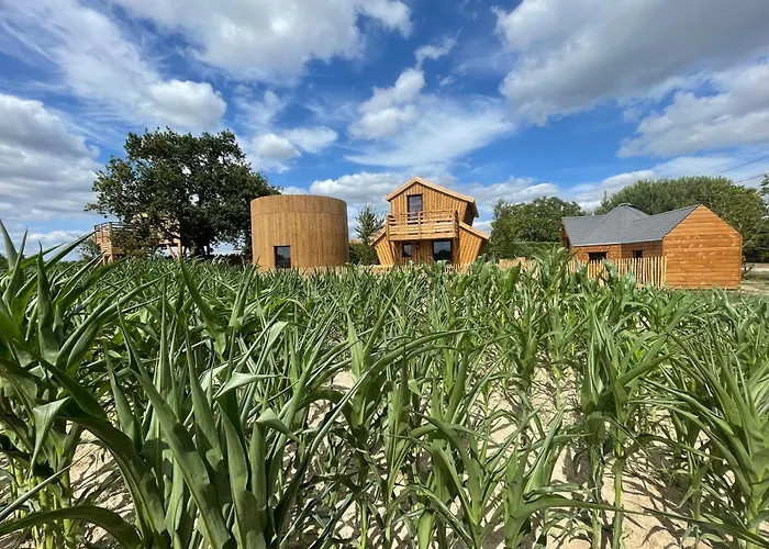 La Cabane Tonneau - Les Pieds Dans Le Pre